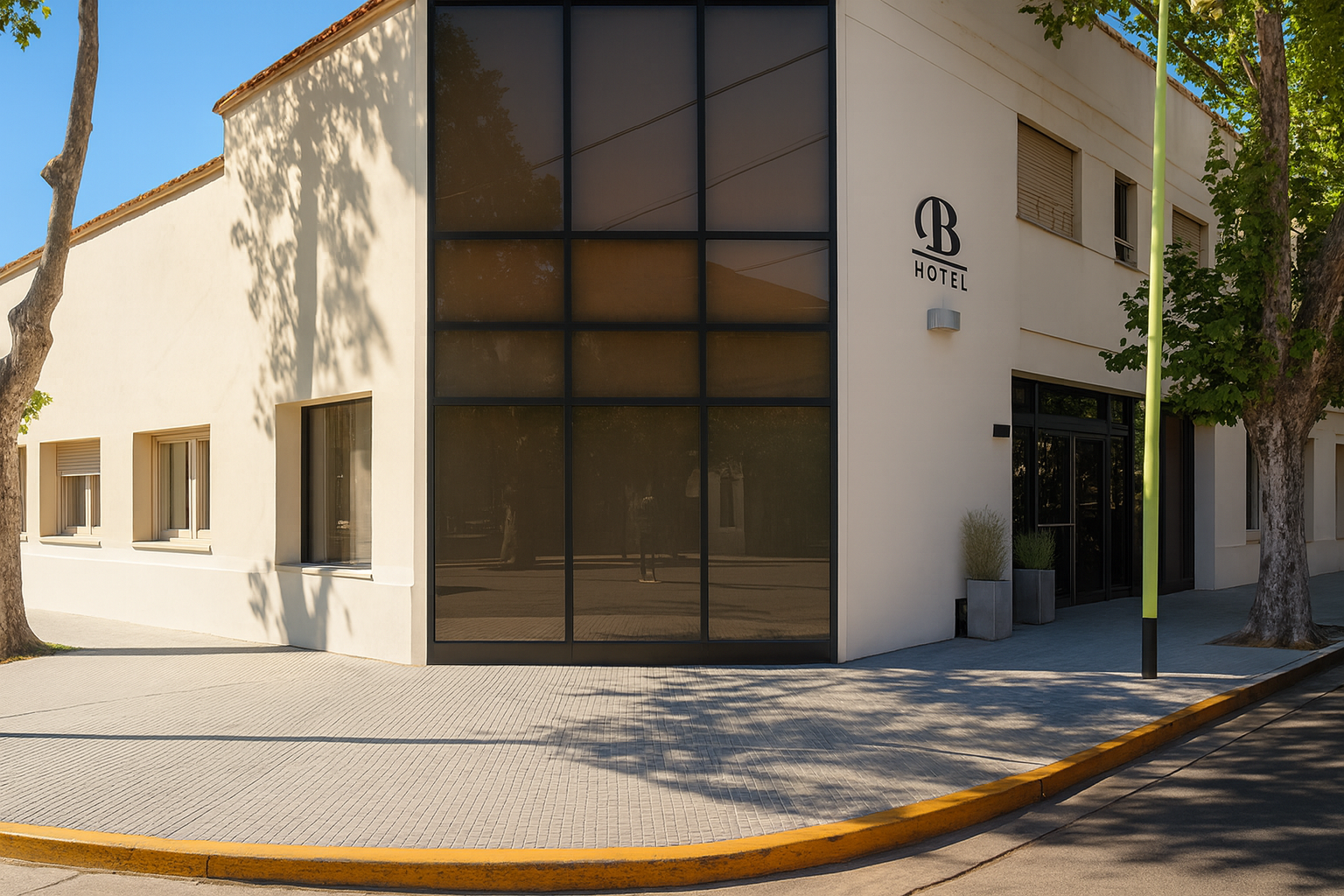 Fachada principal del Hotel Bellesi